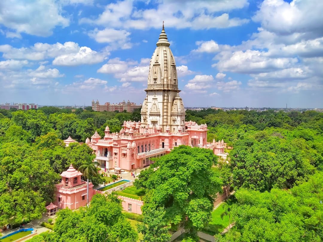 Kashi Vishwanath Mandir at BHU campus with its grand architecture and peaceful surroundings.